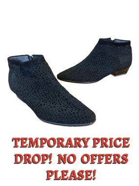 VINTAGE CASADEI BLACK AND WOVEN MESH & LEATHER BOOTIES (37)